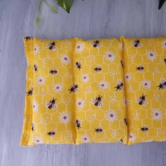 Microwavable Heating Pad Bumble Bees and Daisies Heat Pack - Picture 5 of 7